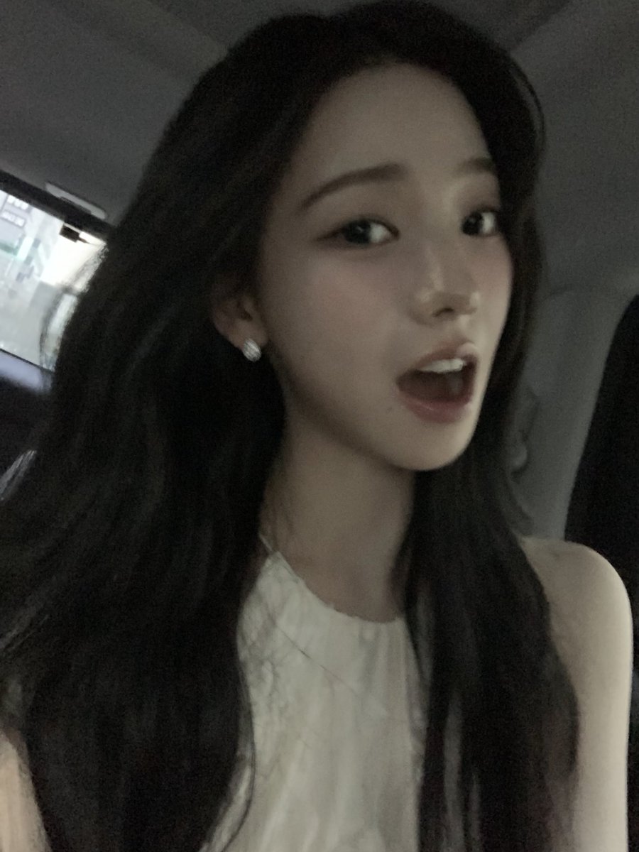 순간의 카리나 tweet media