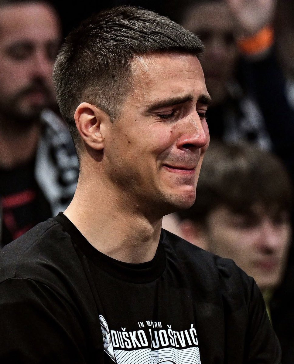 PartizanBC's tweet photo. 🌹🙏🏽🖤🤍

#KKPartizan #EuroLeague https://t.co/EbREdORw3a