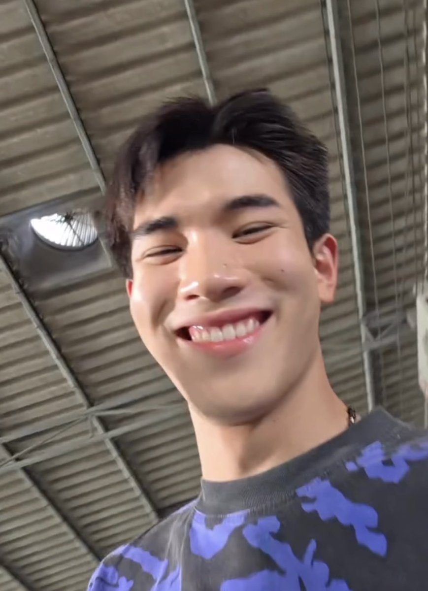 ไอซ์ 𝜗𝜚 tweet media