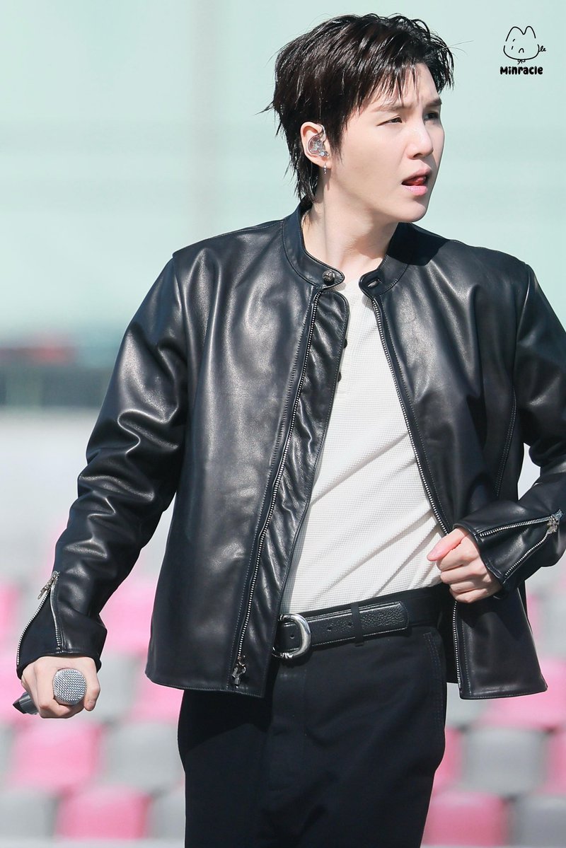 Update SUGA tweet media