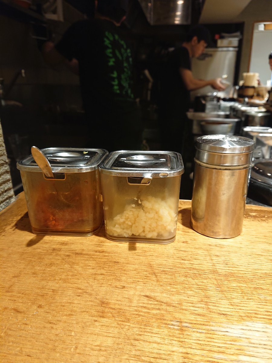 Fujii3's tweet photo. 渡なべ
背脂チャッチャ味噌+固ゆで玉子 https://t.co/L4BzU7WP6w