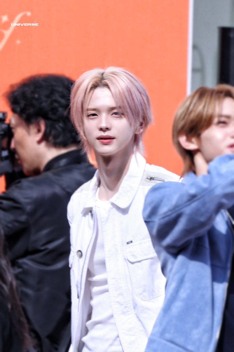 universe🪐 tweet media