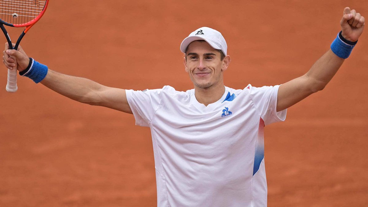 Bobby Locks 😈 tweet media