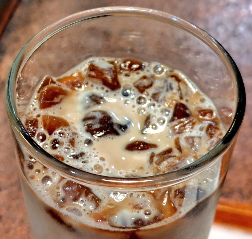 食べ歩きマン tweet media