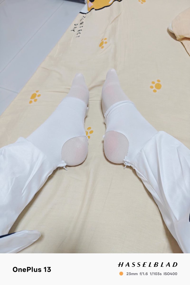 guigui539663's tweet photo. 腿！脚！#cos #男娘 #伪娘 https://t.co/0BgHWNHcGV