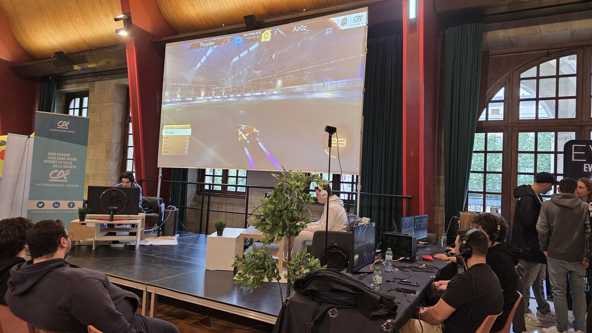 BH3_Esport's tweet photo. 🚀 C’EST PARTI POUR LA FINALE DE LA ROCKET CUP !

@Thyyder1 🆚️ @airoz_x

C’est maintenant sur 👇

https://t.co/TAkLpYW3GH

#RocketCup #RocketLeague #eSport https://t.co/CzPg3fF6od