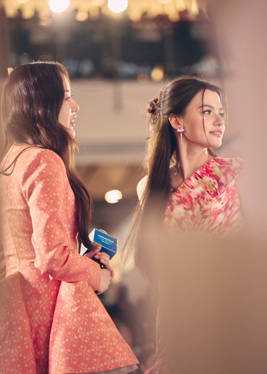 centralwOrld tweet media