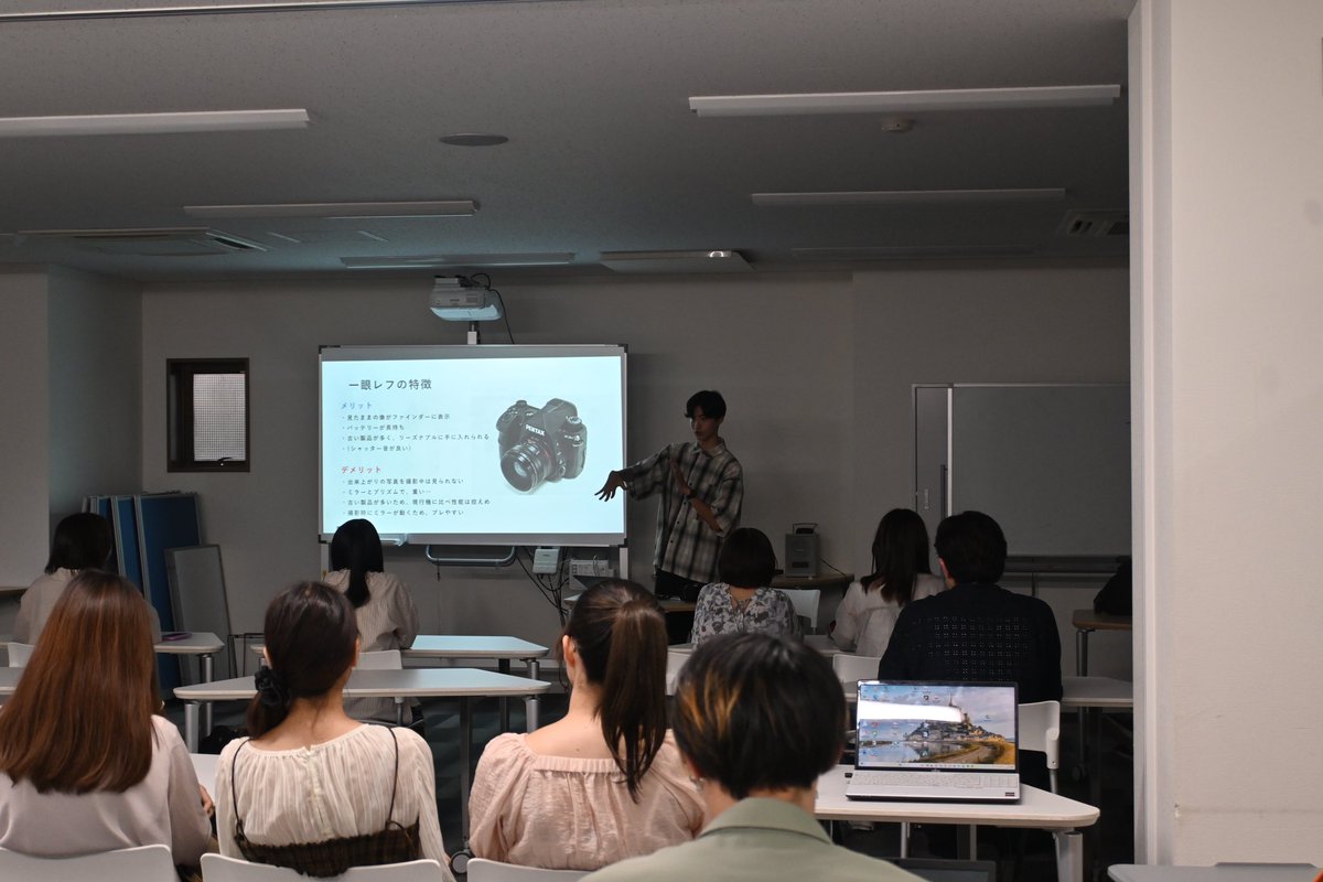 SaidaiPhoto's tweet photo. 【新歓部会のお知らせ】
4/13(月) 18:15〜
図書館2階 セミナー室1 にて、新歓部会を行います。
今回のテーマは
「スマホとカメラ、何が違うの？①」です！

新歓オープンチャットで詳細を案内しているので、興味のある方はぜひご参加ください！

#春から埼大 
#春から埼玉大学 https://t.co/mXDHY6VKZN