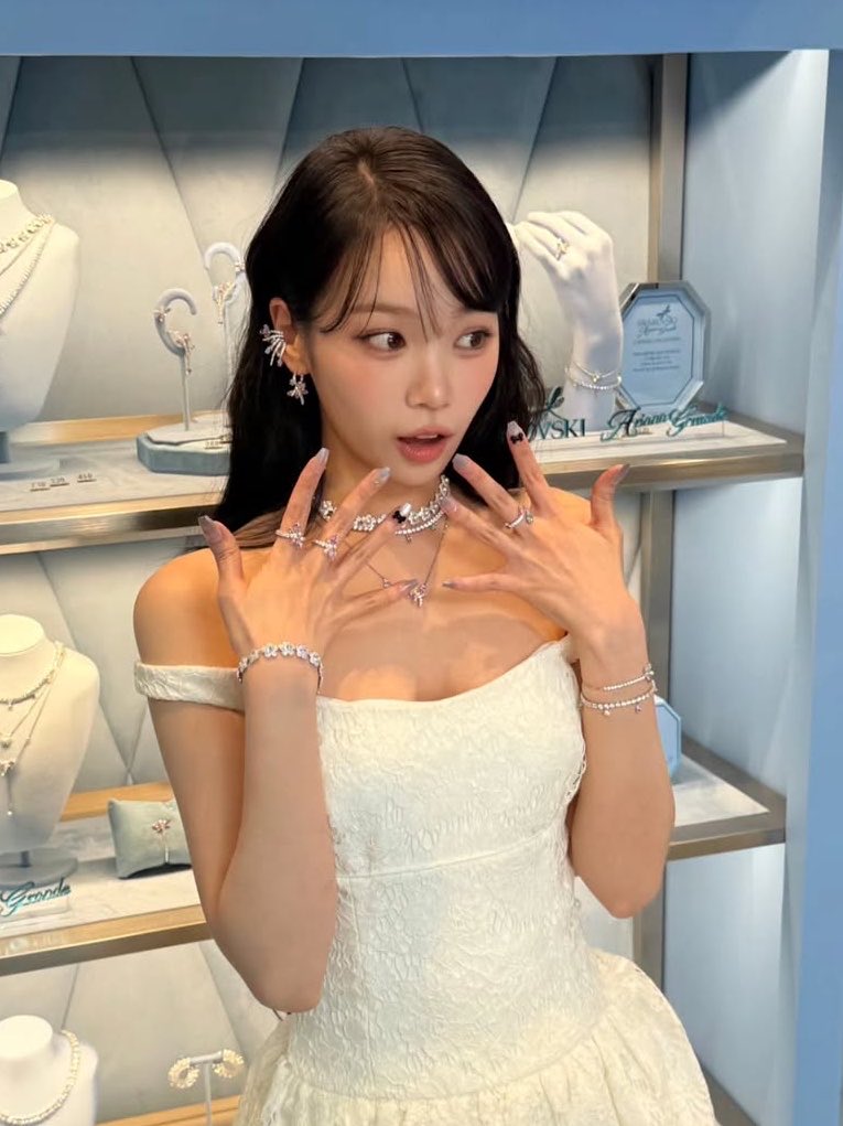 Daily Chaewon 🐯 tweet media