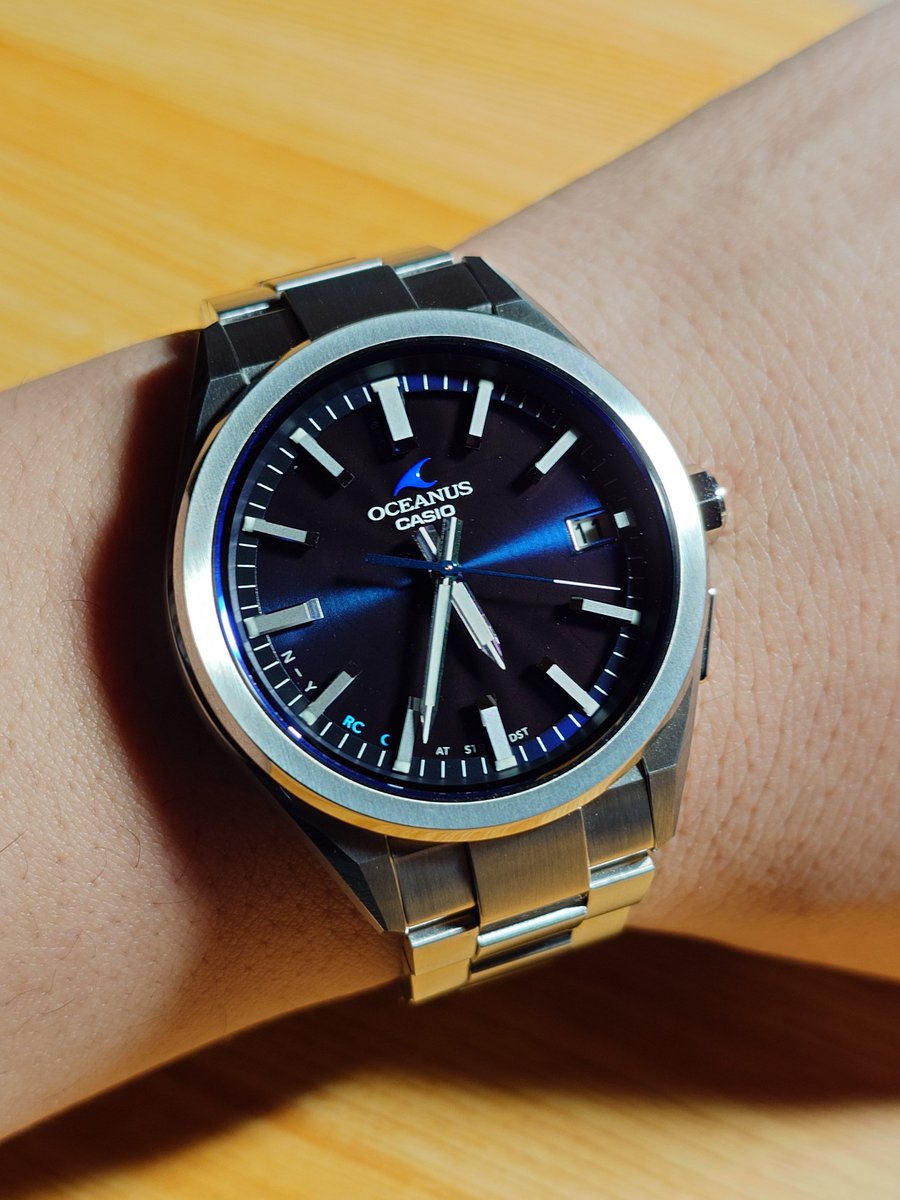 spring_san's tweet image. はい、今回はオシアナスの3針モデルを買いました！
私が初めて買った腕時計は画像4枚目のオシアナス3針モデルでした。もう動かないんですけど残してます。その縁もあって、家とかで気軽に使う時計として、オシアナスの3針モデルを買いました！
やっぱりオシアナス好きです✨
#CASIO #カシオ #OCEANUS