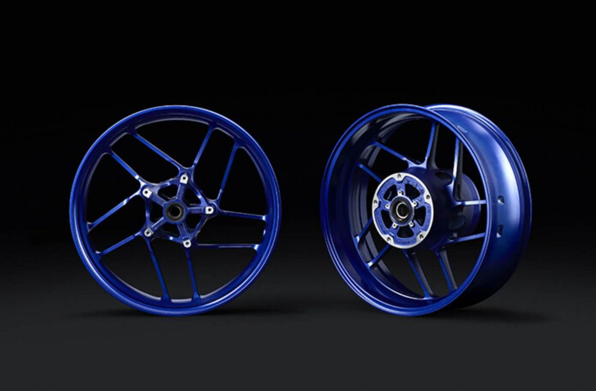 YSP42179770's tweet image. 新型YZF-R7リリース！

６軸IMUを用いた電子制御や双方向クイックシフター、
クルーズコントロールにスピンフォージドホイール！
大幅進化の豪華装備てんこ盛りです！

ご予約受付開始しておりますので、
気になる方は当店まで！！

＃YZF ＃R7 ＃ヤマハ #YAMAHA