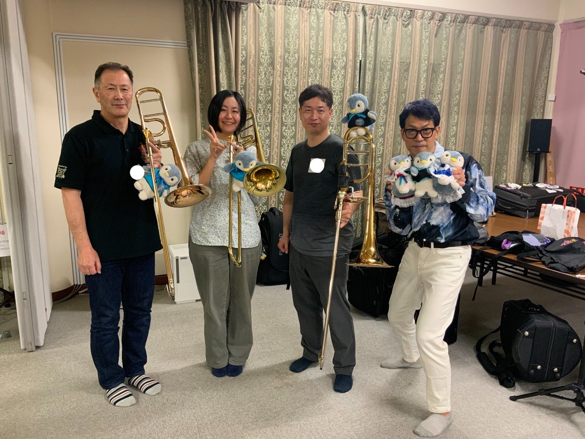 PenguinFamilyPj's tweet photo. パート写真with瀬尾先生その2 https://t.co/iKwW0ik22p