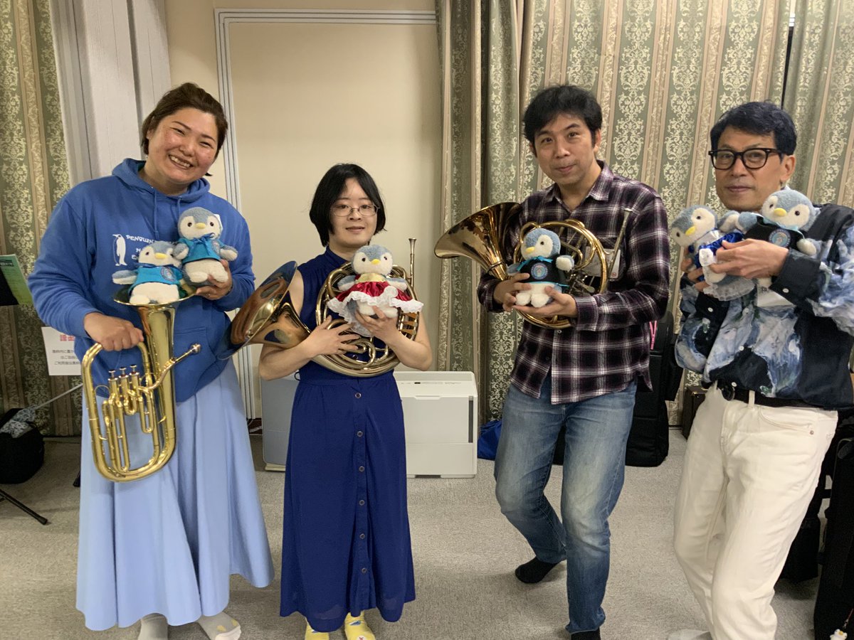 PenguinFamilyPj's tweet photo. パート写真with瀬尾先生その2 https://t.co/iKwW0ik22p
