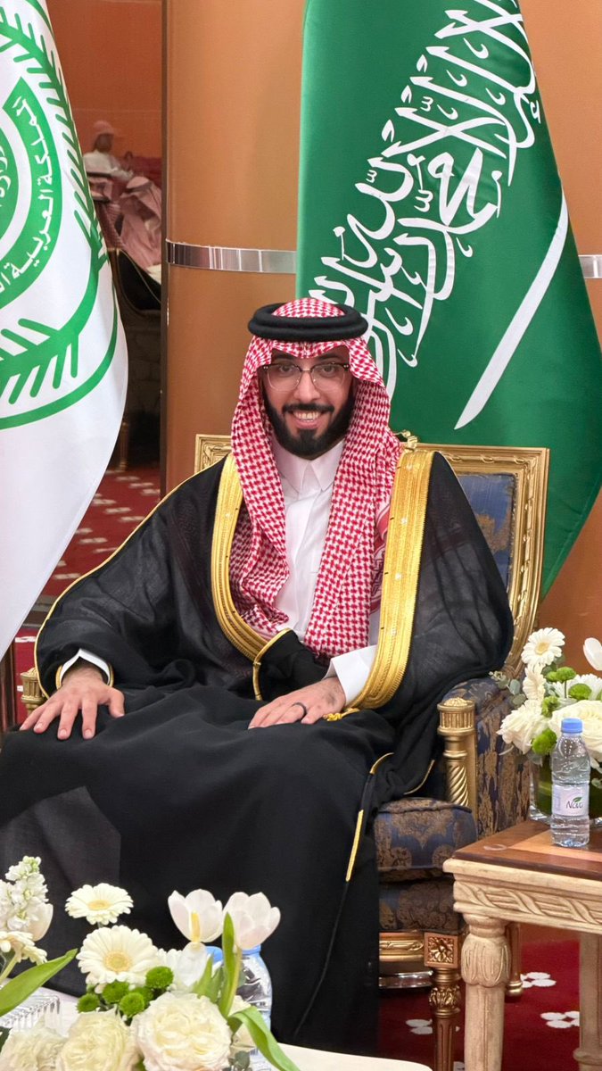 Al_khathlan's tweet photo. احتفل ابن العم/عبدالرحمن بن سعد بن عبدالله الخثلان بزواج ابنه/ماجد على كريمة/عبدالله بن راشد الهاجري يوم أمس الجمعه ٢٢/ ١٠ /١٤٤٧ (٢٠٢٦/٤/١٠م) في نادي وزارة الداخلية بمدينة الخبر.
بارك الله للعروسين وبارك عليهما وجمع بينهما في خير.
#افراح_آل_خثلان 
#آل_خثلان https://t.co/YKczbVX1vN