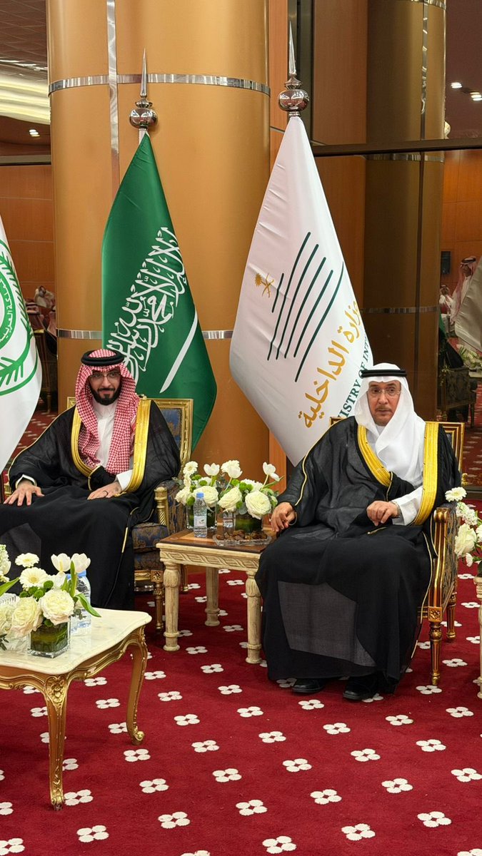Al_khathlan's tweet photo. احتفل ابن العم/عبدالرحمن بن سعد بن عبدالله الخثلان بزواج ابنه/ماجد على كريمة/عبدالله بن راشد الهاجري يوم أمس الجمعه ٢٢/ ١٠ /١٤٤٧ (٢٠٢٦/٤/١٠م) في نادي وزارة الداخلية بمدينة الخبر.
بارك الله للعروسين وبارك عليهما وجمع بينهما في خير.
#افراح_آل_خثلان 
#آل_خثلان https://t.co/YKczbVX1vN