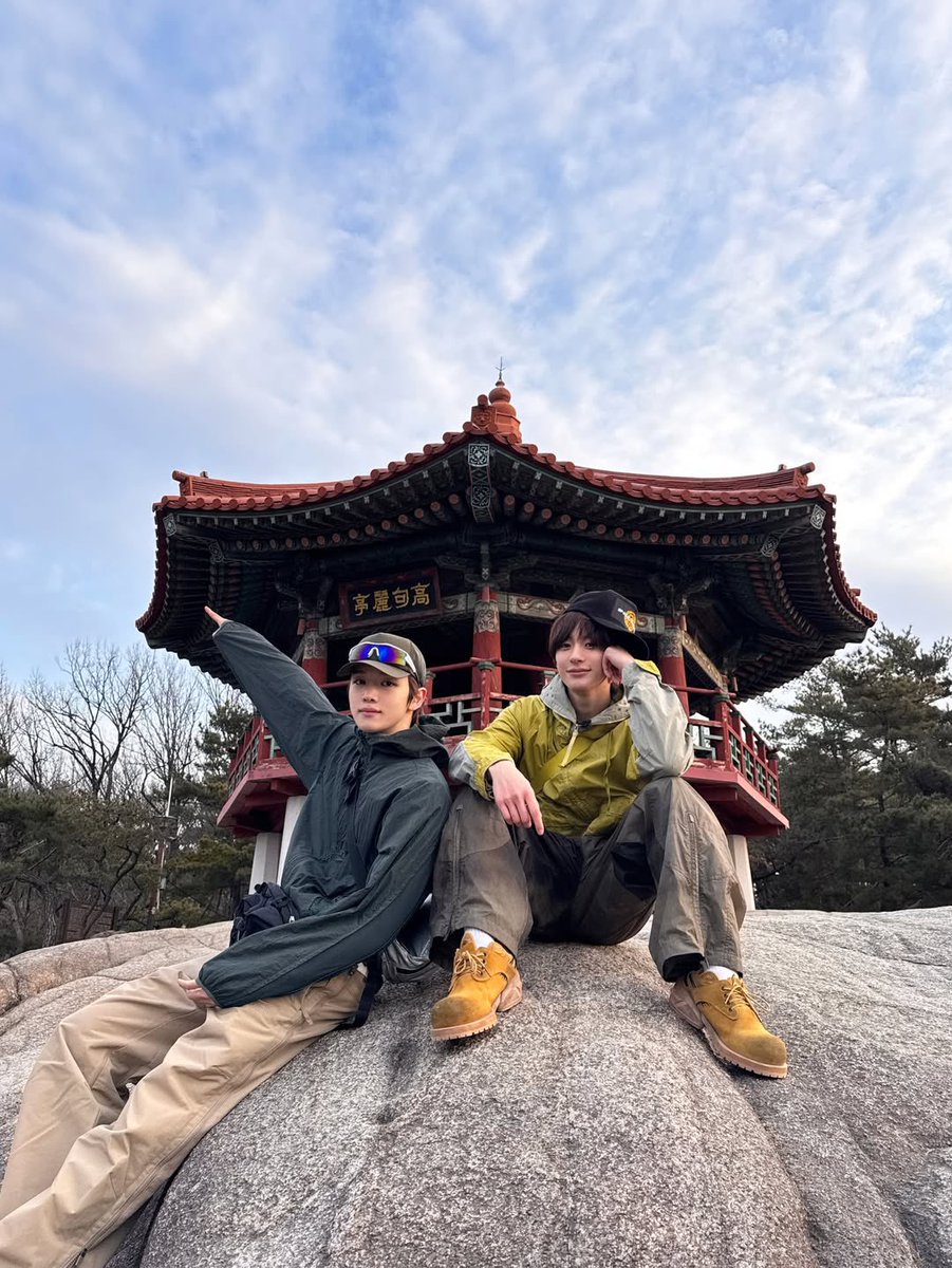Chasing the dawn before the world wakes up with Sungchan hyung. Thanks for coming along, even though you’ve complained every 5 minutes. xD
