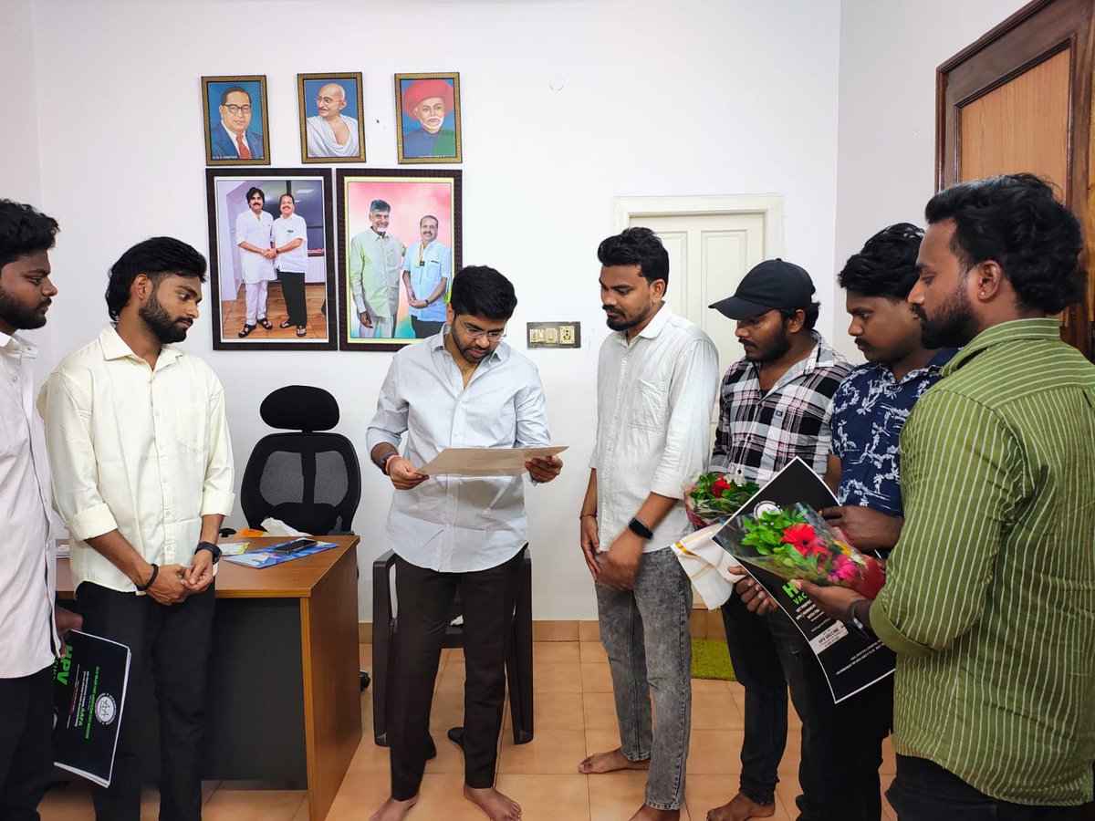 AAWAKakinada's tweet photo. Honored to launch the HPV Vaccination Awareness Brochure in Kakinada , under the esteemed guidance of Kakinada  Rural  MLA Son Sri Pantham Sandeep Garu . ❤️🙏
An initiative by the Allu Arjun Fans Association Kakinada 

#AAFASupportsHPVDrive #Alluarjunfankakinada https://t.co/AaZv8SlSL7