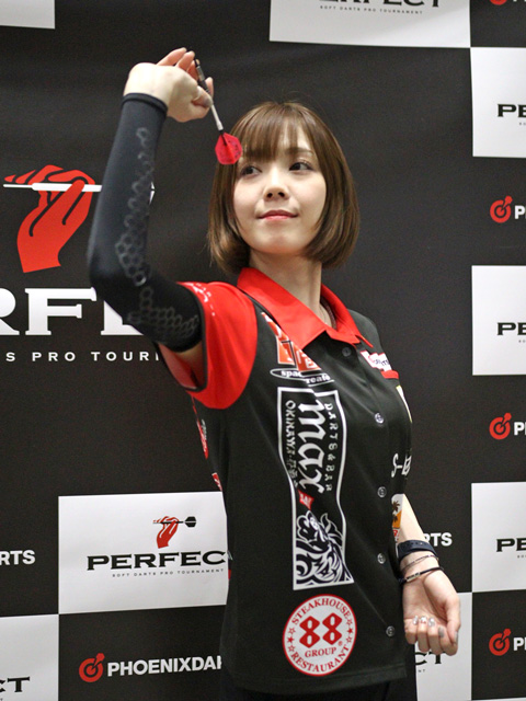 prodarts's tweet image. ⚓PERFECT第3戦 横浜大会⚓

【Channel #1】では、
大城明香利プロ vs 文山雪華プロの試合を配信！

⇩LIVE中継・結果速報こちら⇩
x.gd/q7jgQ

#ダーツ
#PERFECT
#パーフェクト