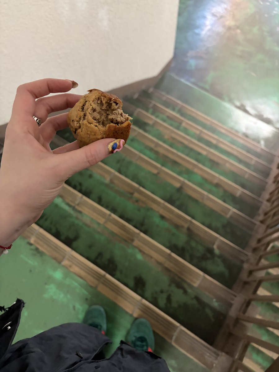 worm girl tweet media