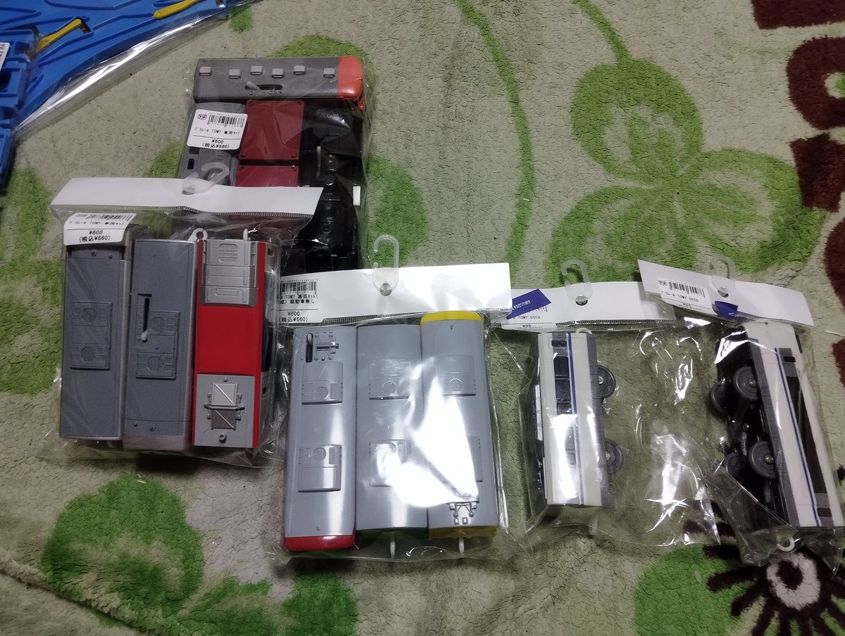yorosikutanuki's tweet image. 今日の戦利品！
トーマス号初入手
東西線はライト改造しようかな？
#プラレール