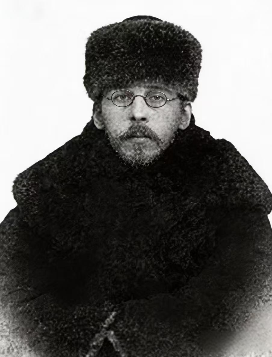 esphugp@126.com tweet media