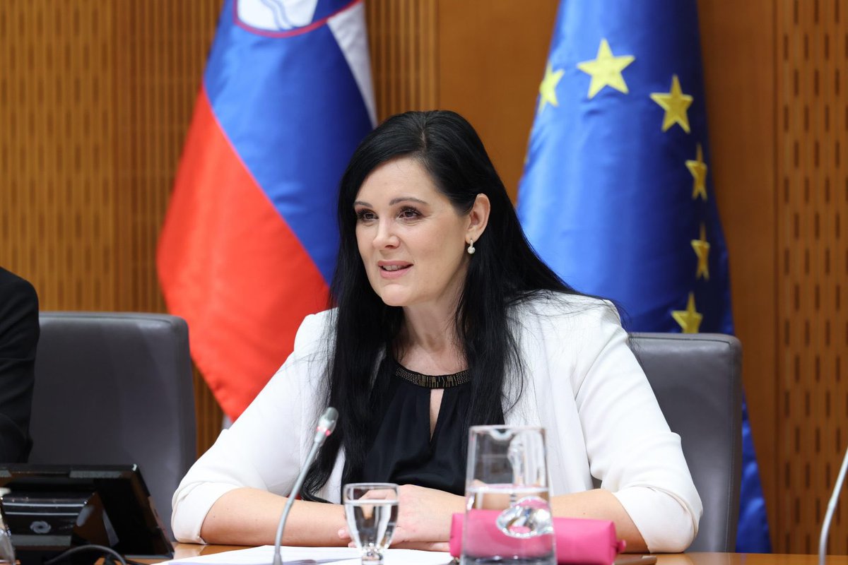 Jana Gržinič tweet media