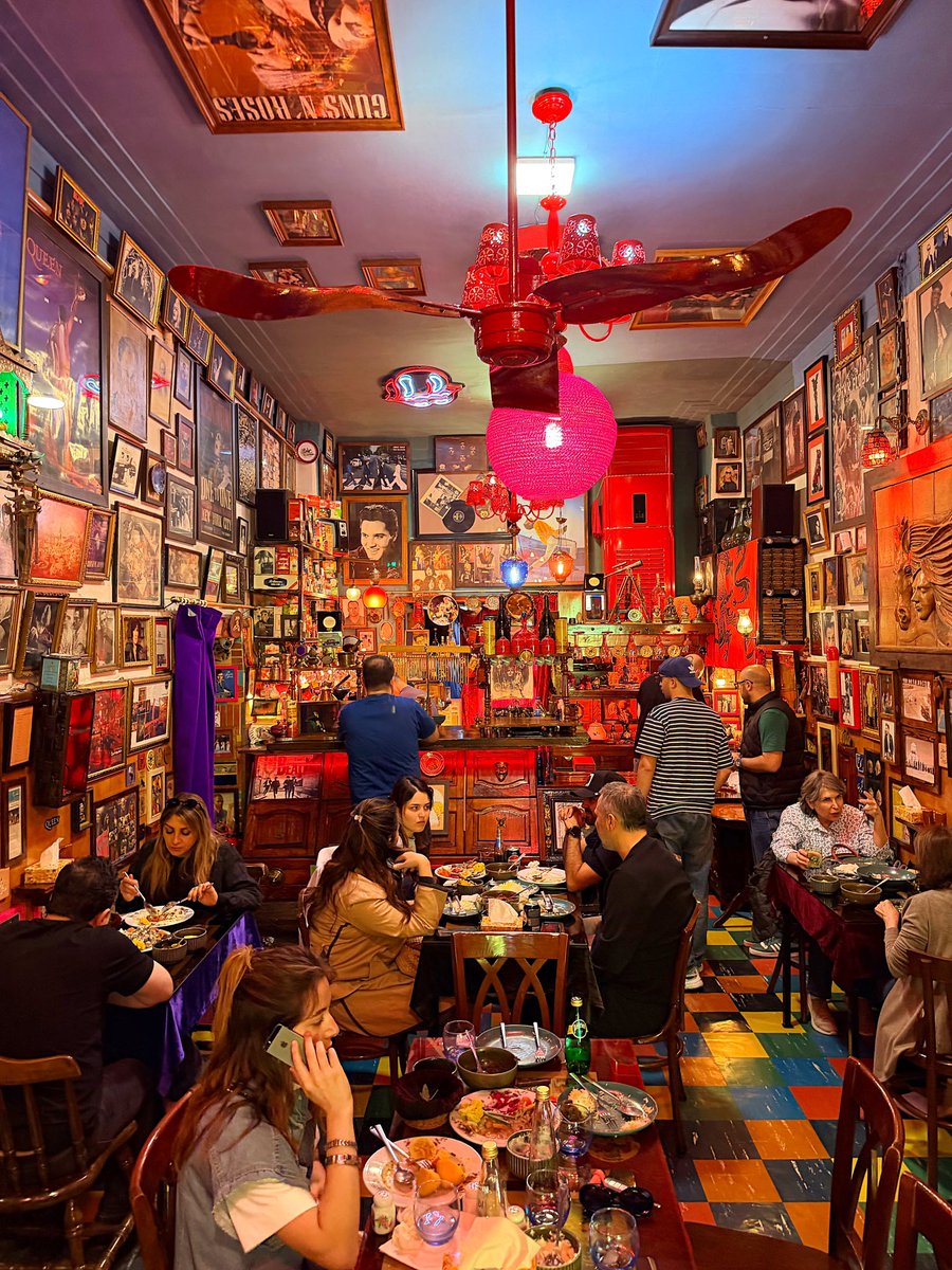 همایونی tweet media