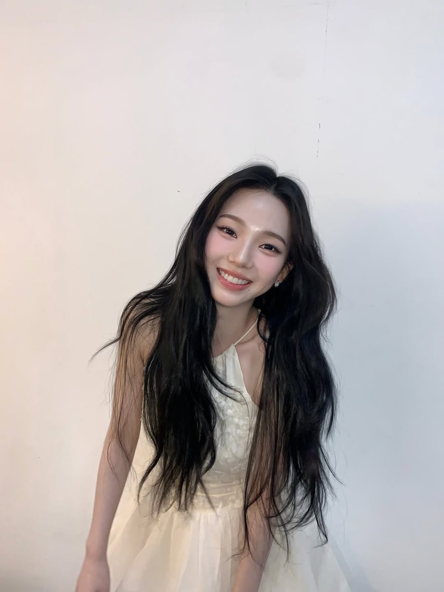 순간의 카리나 tweet media