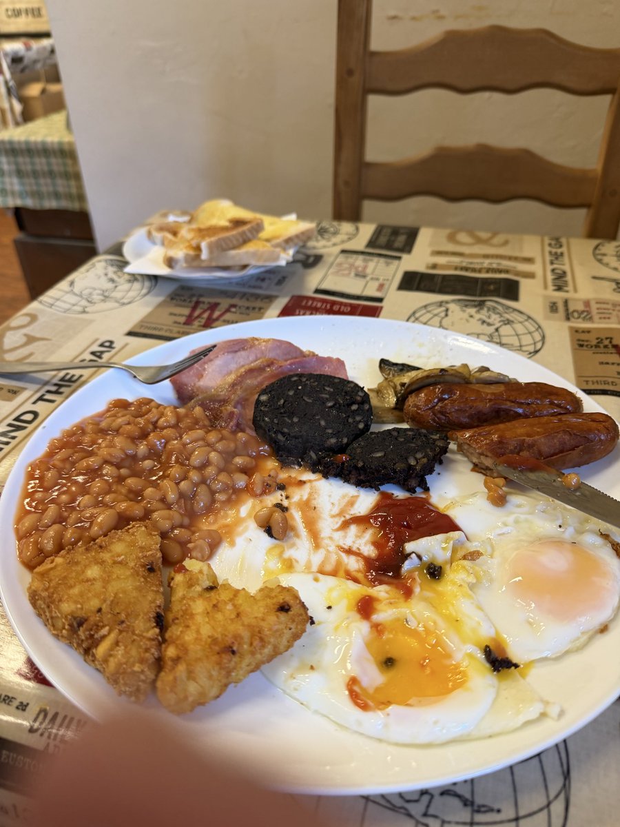 R0LLSY's tweet photo. @racingblogger Raise you 

£6.95 the cafe at Chepstow station on the way to the course https://t.co/XU39Z5J7oX