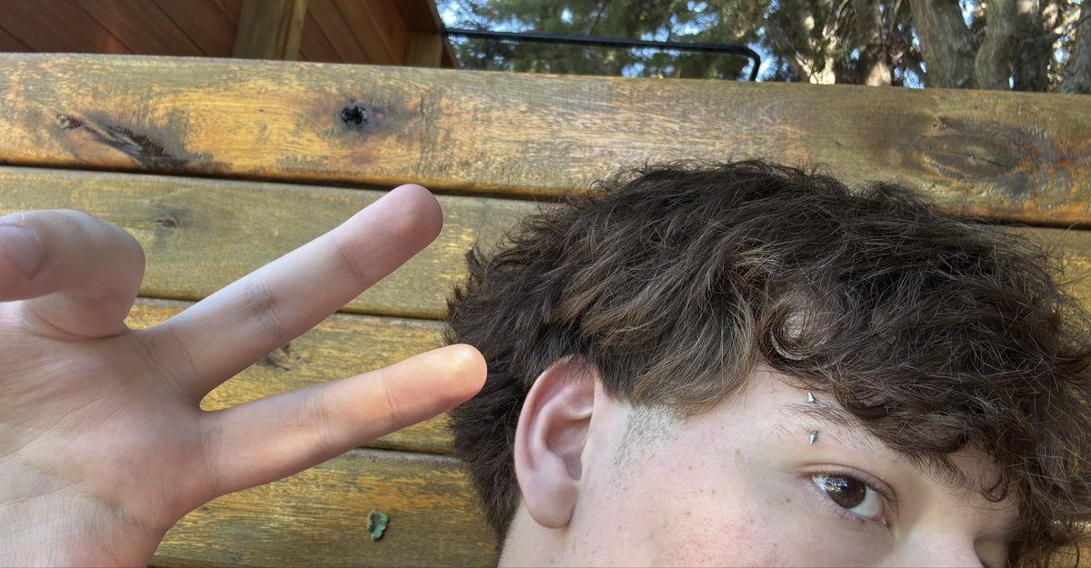 felpa con dos f tweet media