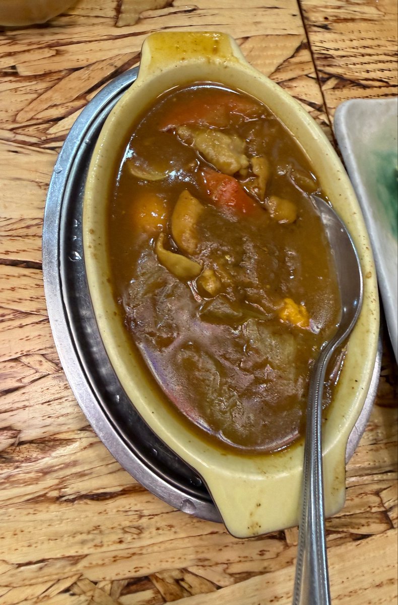 ひとりで食べるカレーも美味しいけど、
みんなで食べるカレーはもっと美味しい！
(これはカレーシチューらしい！！)

そんな事を思いながら
昨日のおつカレー🍛🥄をペタリ😆

最速夏日にビックリtoday🌞