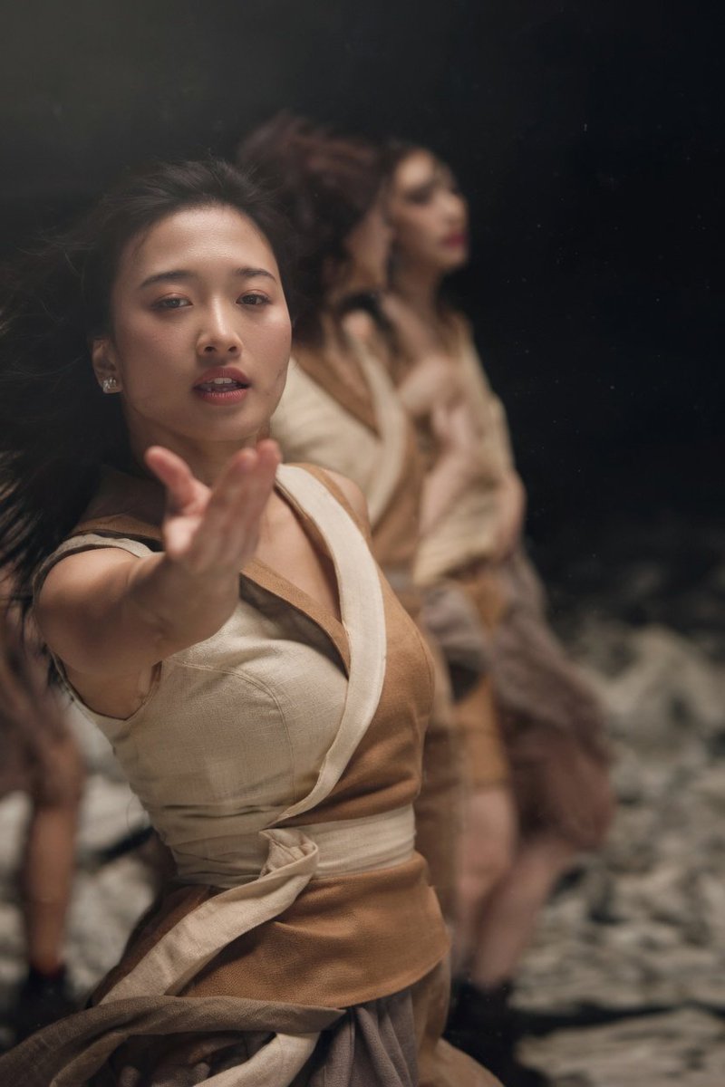 𝒈𝒂𝒍𝒍𝒆𝒓𝒊𝒛𝒛 tweet media