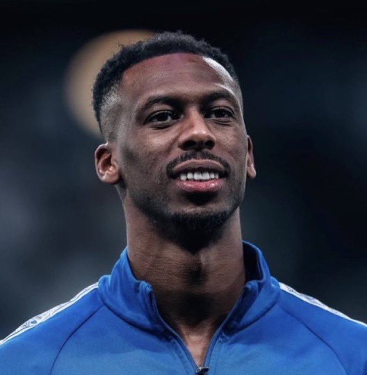 مقرن السميري #الزعيم_العالمي tweet media