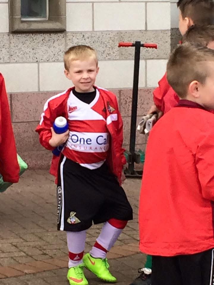 richgrain's tweet image. 11 years ago to the day, clutching his SWFC water bottle playing for Donny Rovers at Liverpool. Today at Coventry City for SWFC 👍🦉⚽️#swfc