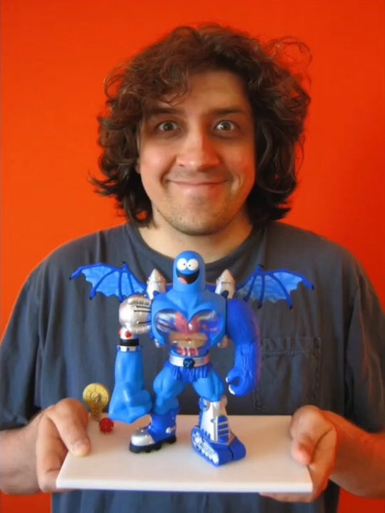 Behind The Scenes Pics That Look Like Shitposts tweet media