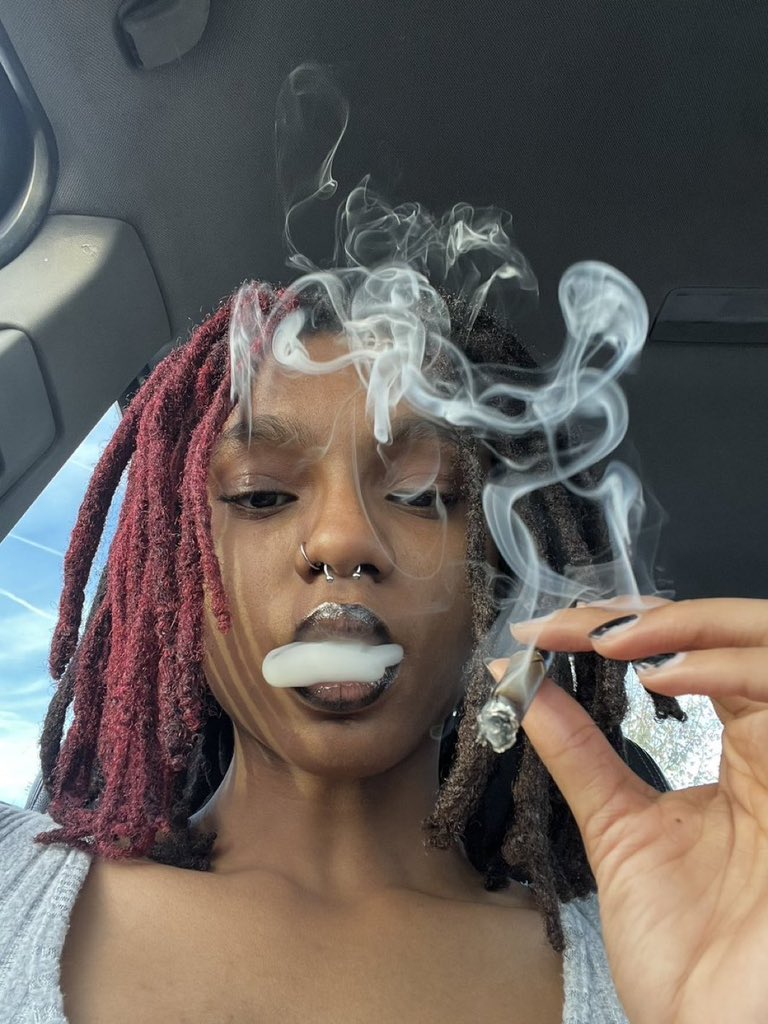 Sophia🦋👑 tweet media