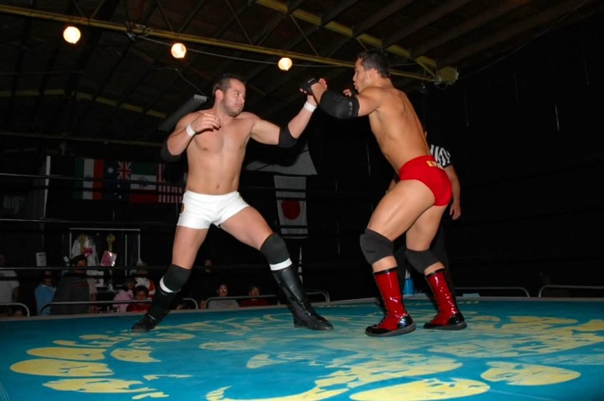 HartleyJackson_'s tweet image. 20 years ago LA Dojo. Jackson vs Koslov #Flashback

#NJPW #TMDK #YoungLion #LAdojo