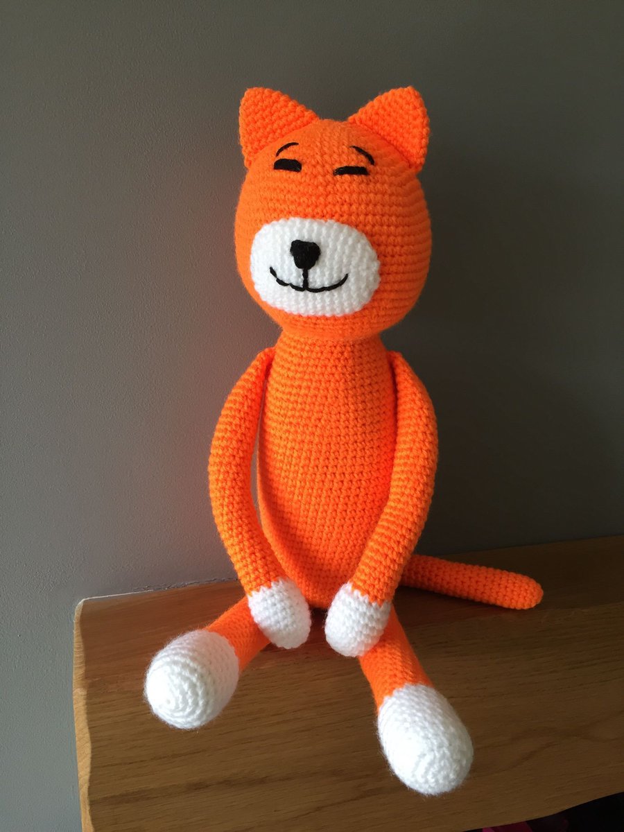 Tanyawarren's tweet image. Looking like the cat who got the cream!  This bright marmalade orange puss is available right now 😻

bitzas.etsy.com/listing/691410…

#handmade #CraftUK #firsttmaster #MHHSBD