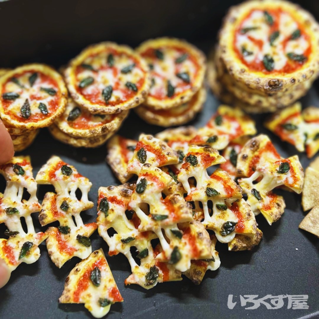 ピザやっと完成！🍕
まだ作りたいものが他にもあるんです
間に合うか🤔
#ミニチュア