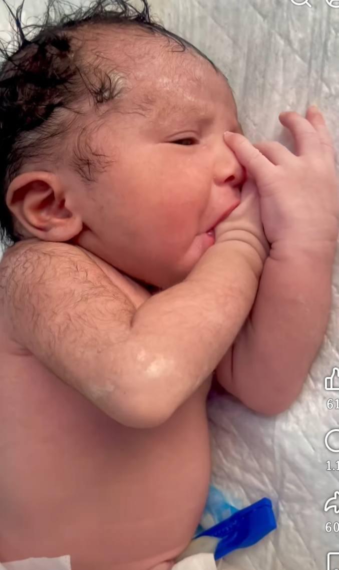 NoFilterSkin's tweet image. But why do babies come out hungry?

Does the placenta stop supplying food to them when the mother is in labour?

#cutebaby #newborn #childbirth #cutenewborn #everyone