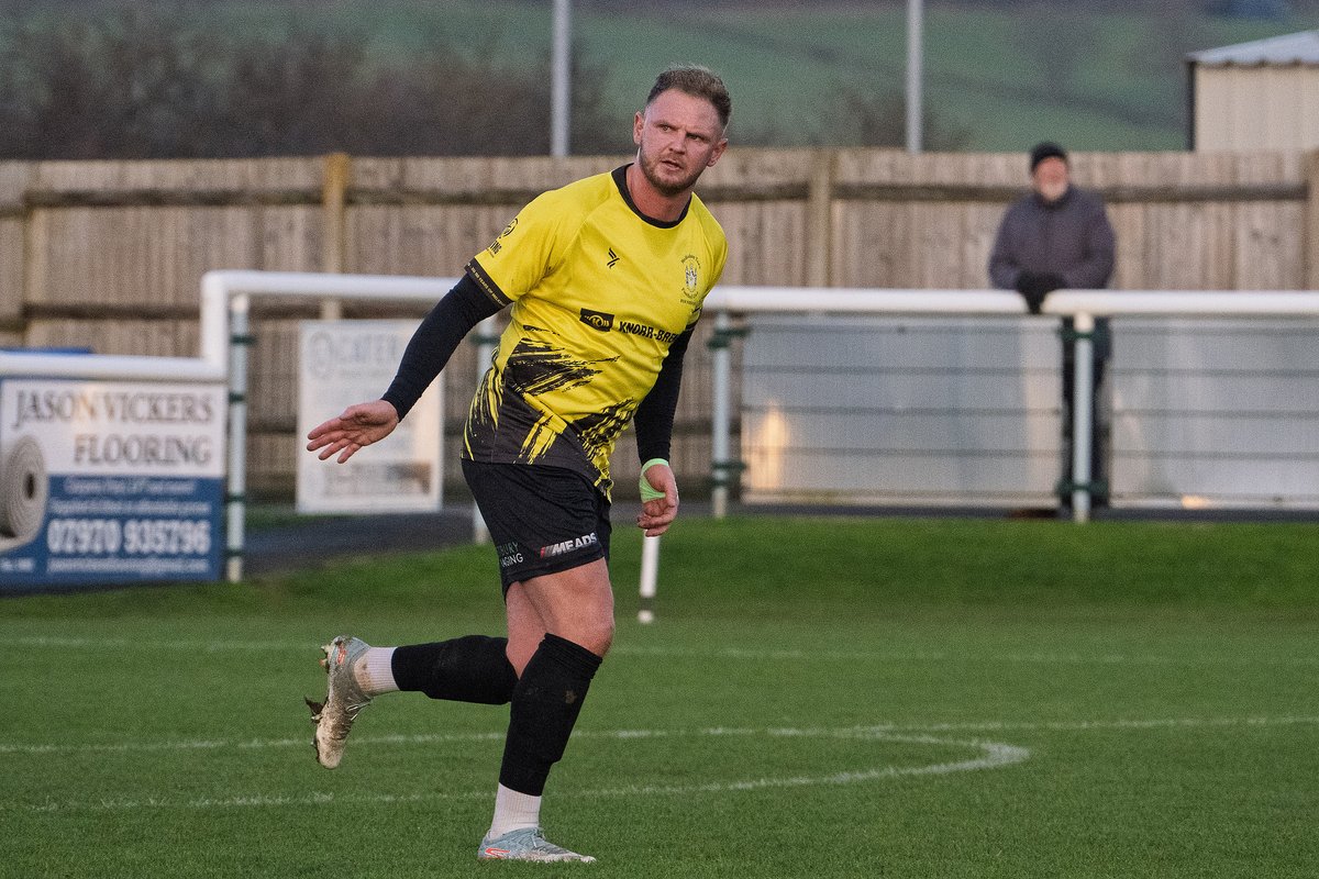 It's matchday as we travel to Hartpury for our penultimate away league fixture. Come and join us in Gloucestershire, as Kieran Baggs' side look for a big 3 points

📍GL19 3BE

🖤💛

Photo Credit: Starsphinx Photography