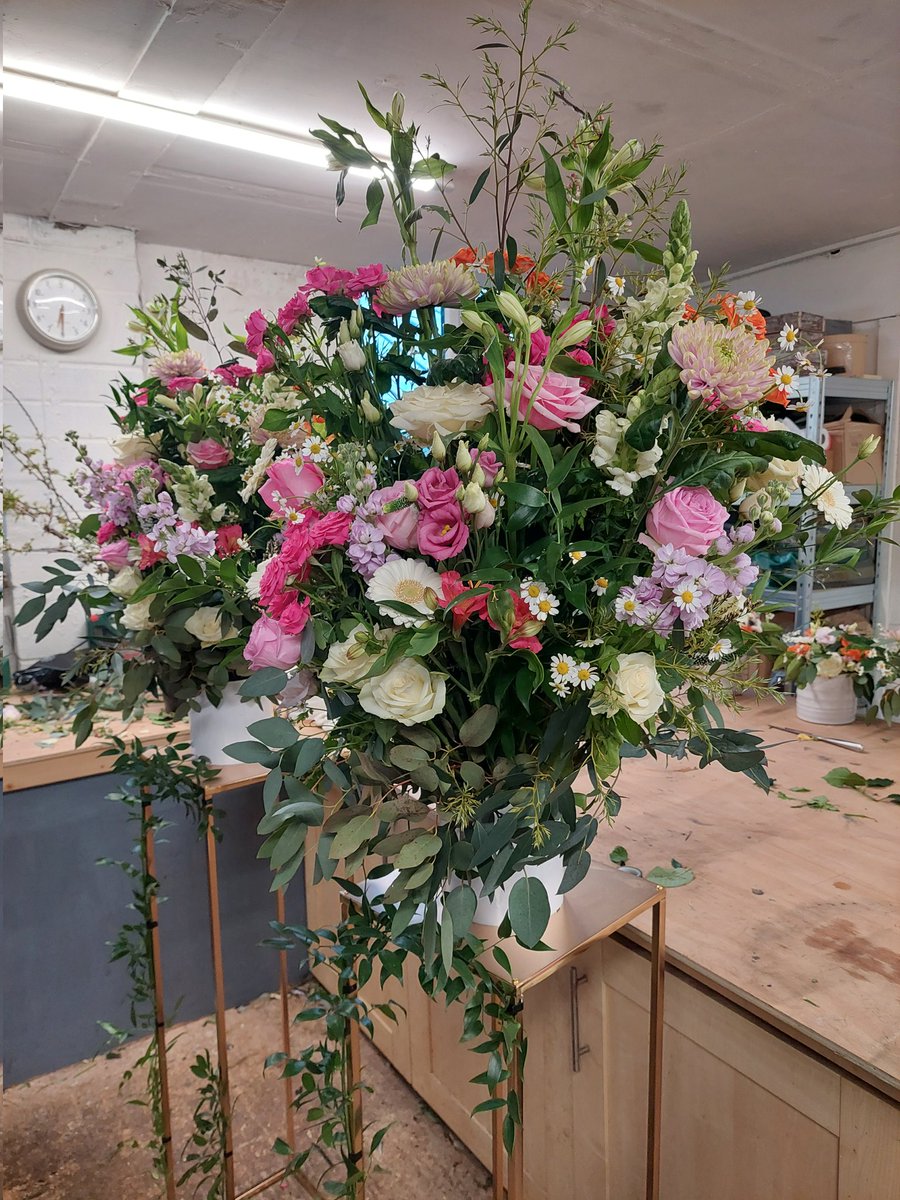 We hope you all had a lovely Easter weekend last week!🐣 Wedding season is well and truly underway for us now, starting with the prettiest of pinks and oranges for Florella at <a href="/pelhamweddings/">Pelham House</a> last weekend ✨️
#easter #wedding #April #eastsussex #bride #pink