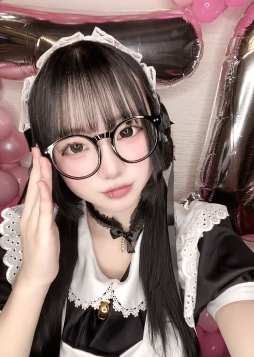 めあり🐈‍⬛🖤ログインしましたー！
メガネです!!頭良さそうでしょ( ⌯᷄ ·̫ ⌯᷅ก )
18時30分~新人お披露目会はじまります!!🔥