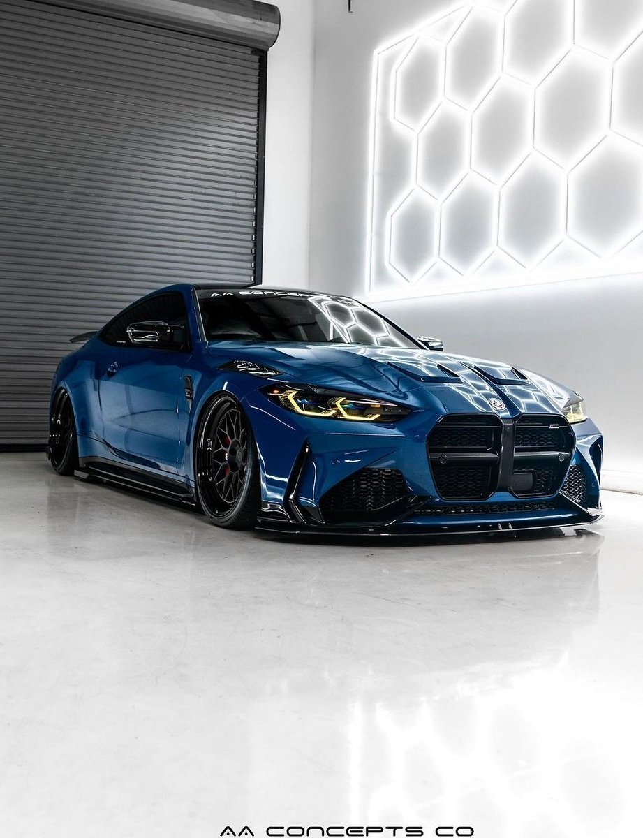 Elitecargasm's tweet photo. BMW M4 🌊 https://t.co/oVBCNsUM5t