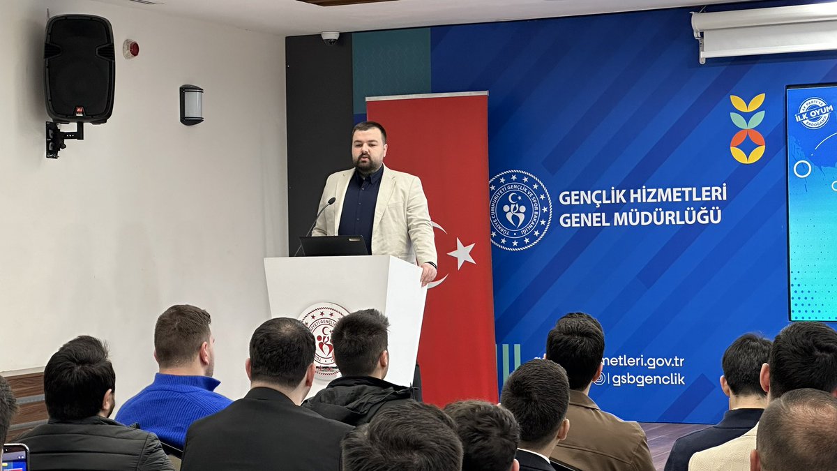 yenisecmengm's tweet photo. 📍Ankara / Gölbaşı

📑30 Büyükşehir Yeni Seçmen Başkanları İstişare ve Değerlendirme Kampımızın açılış toplantımızı Yeni Seçmen Başkanımız @tkutluay64 başkanlığında gerçekleştirdik. https://t.co/ZUq4XJ4NZU