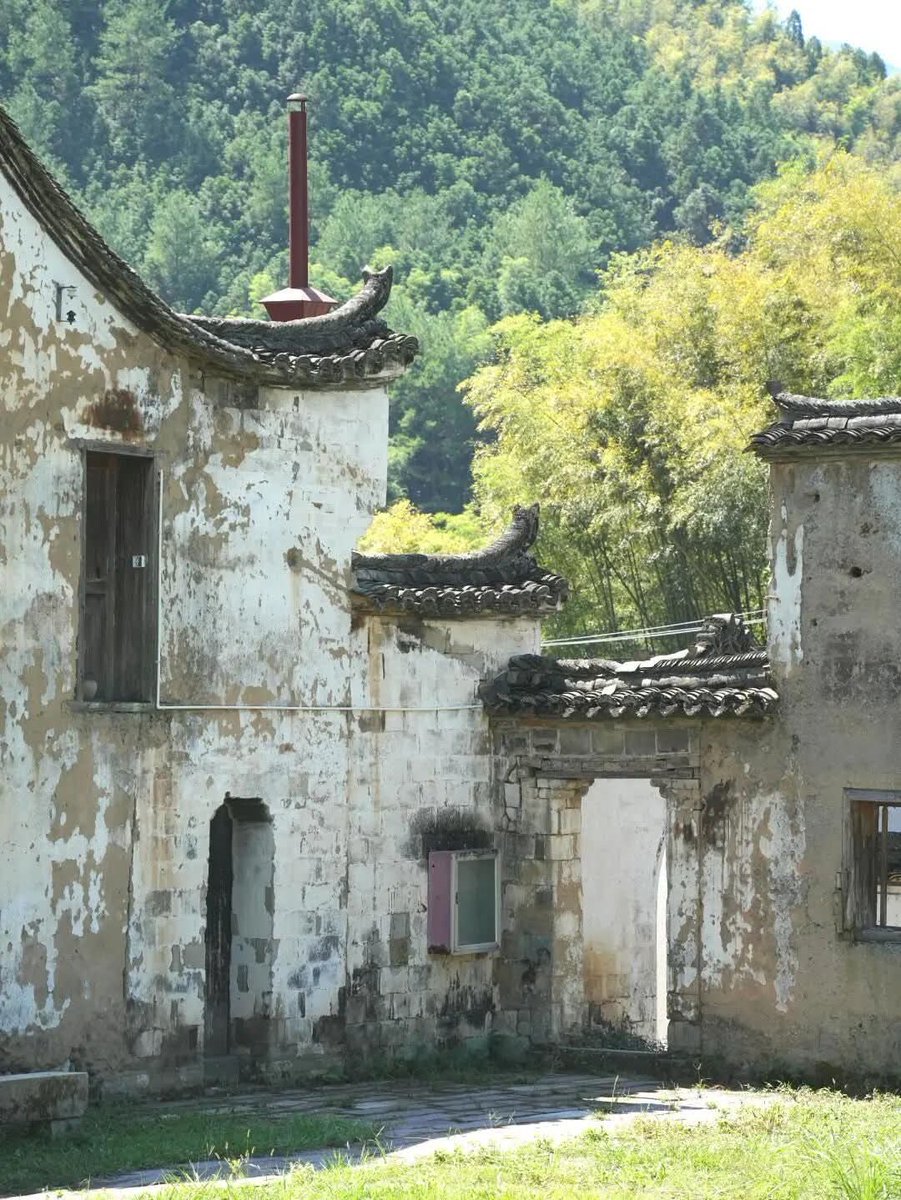 lihanghong1988's tweet image. Come to Dushan Ancient Village and make it a spring date to remember!  #china #escape #amazing #springvibes #ancientvillage #travel #nature #townlife #villagelife