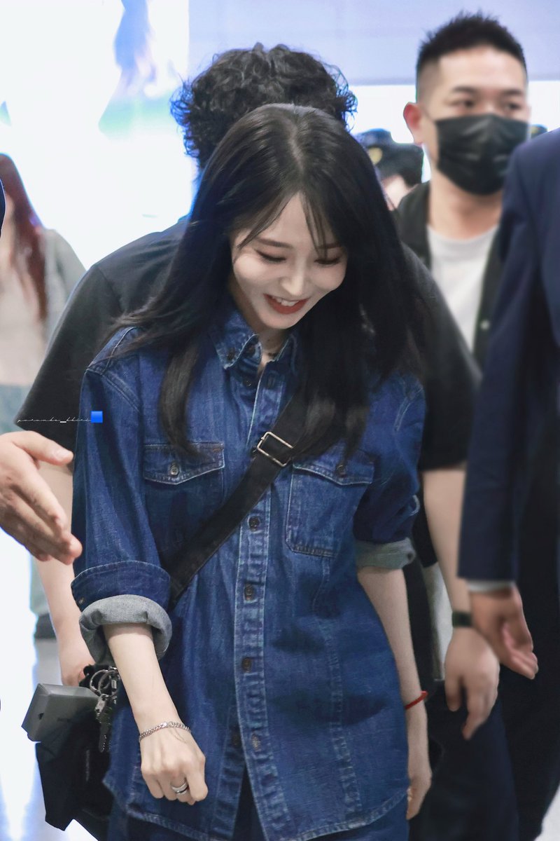 260411 moonbyul PVG arrivial
#문별 #moonbyul