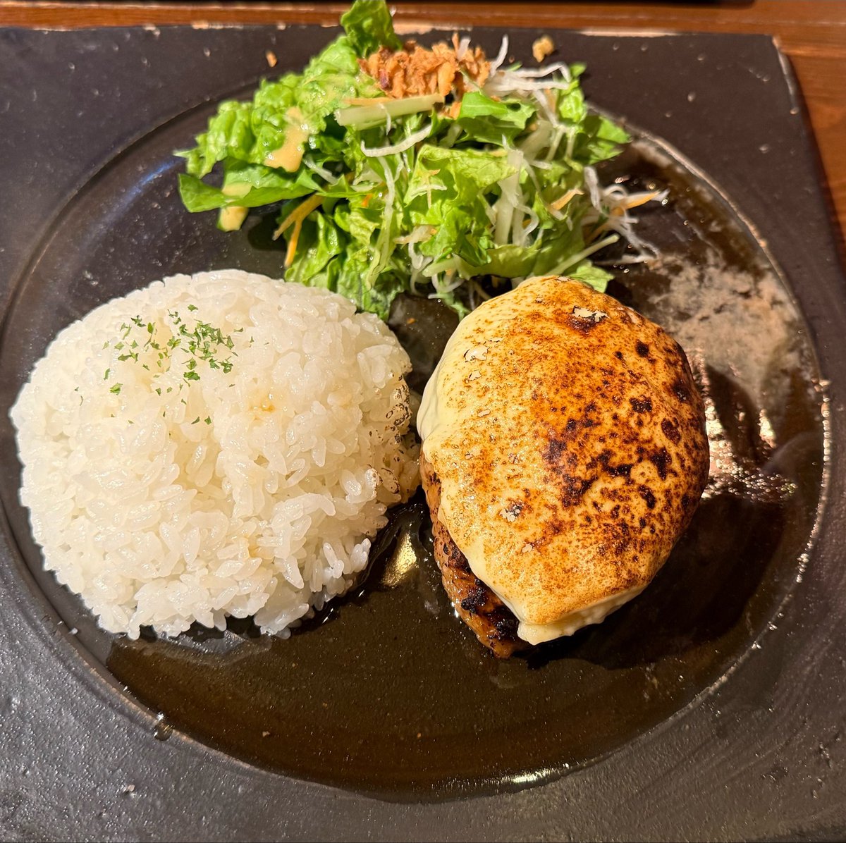 う tweet media