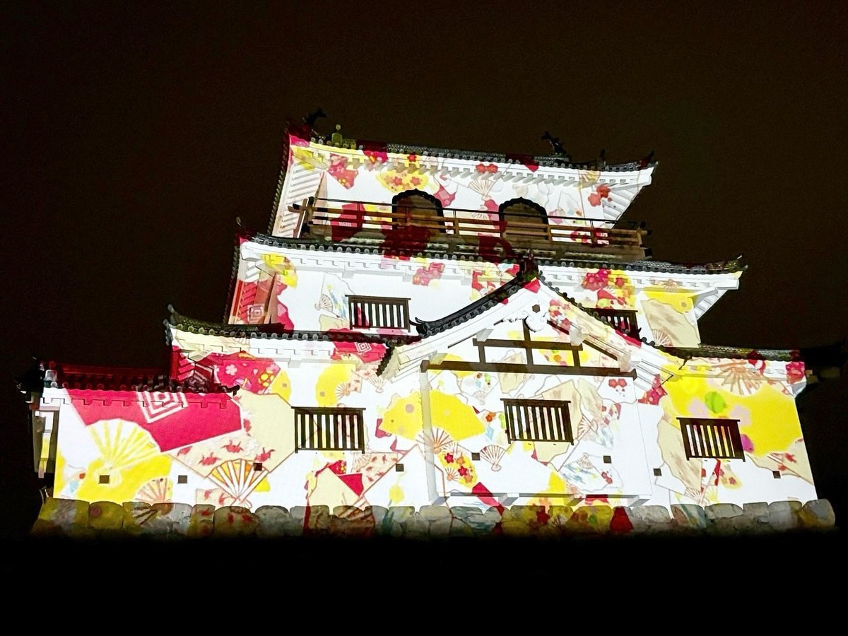 yamayu4614's tweet photo. 🌸夜の白石城が、幻想に包まれる。
本日・明日の2日間限定——
白石城🏯でプロジェクションマッピングを実施します。
18:40〜／19:00〜（各日2回）
��と光が織りなす、この瞬間だけの景色。
写真では伝わらない“本物の美しさ”を、ぜひその目で。
今夜、白石へ。
#白石城 #プロジェクションマッピング https://t.co/YQKXKvRwoN