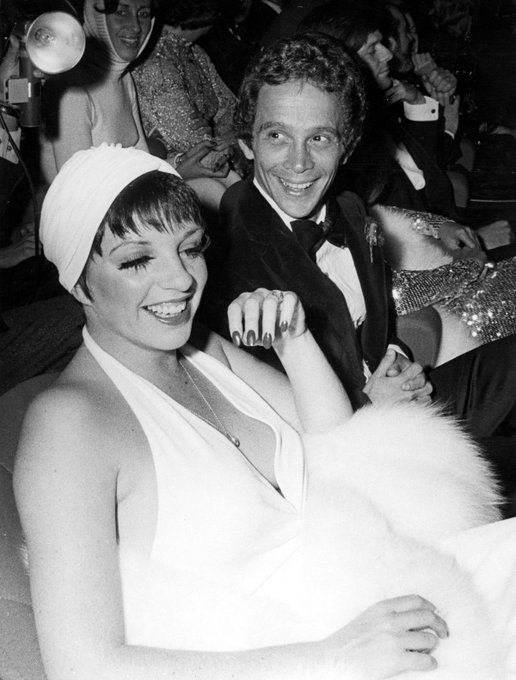 iShowTunes's tweet image. #LizaMinnelli &amp;amp; #JoelGrey/#CABARET Film Premiere/1972